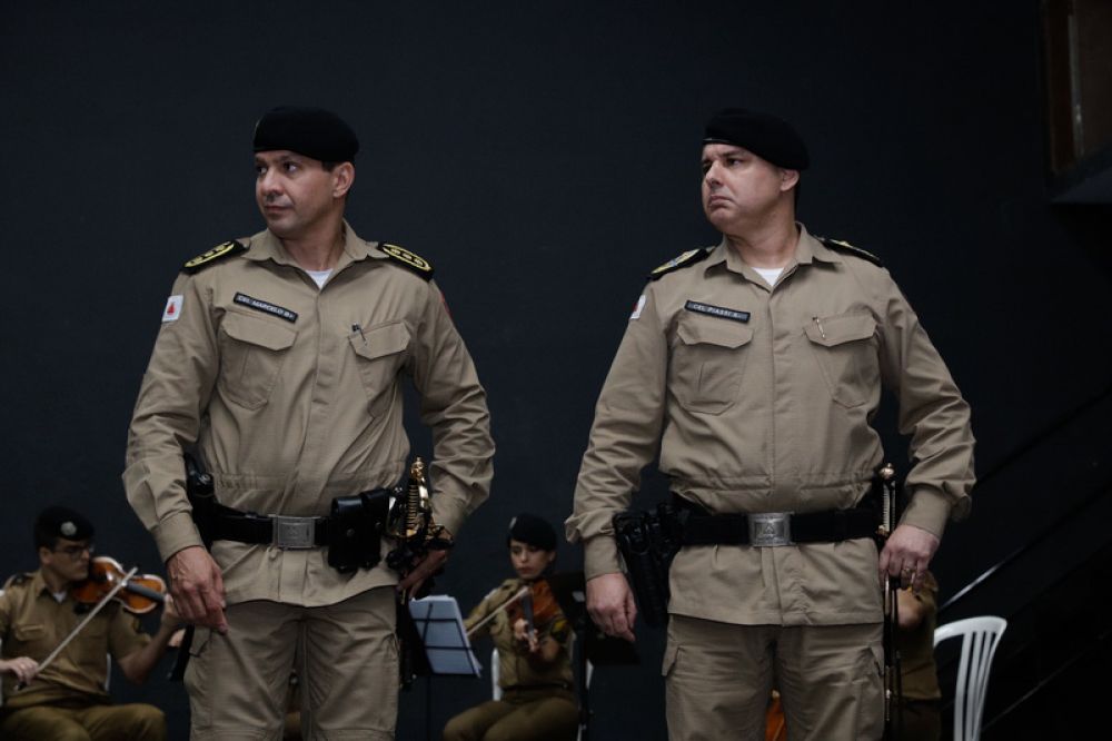 Da esq. para dir.: Os novos chefe do Estado-Maior da Polícia Militar, coronel Marcelo Ramos, e comandante-geral da PMMG, coronel Rodrigo Piassi (Foto: Cristiano Machado / Imprensa MG)