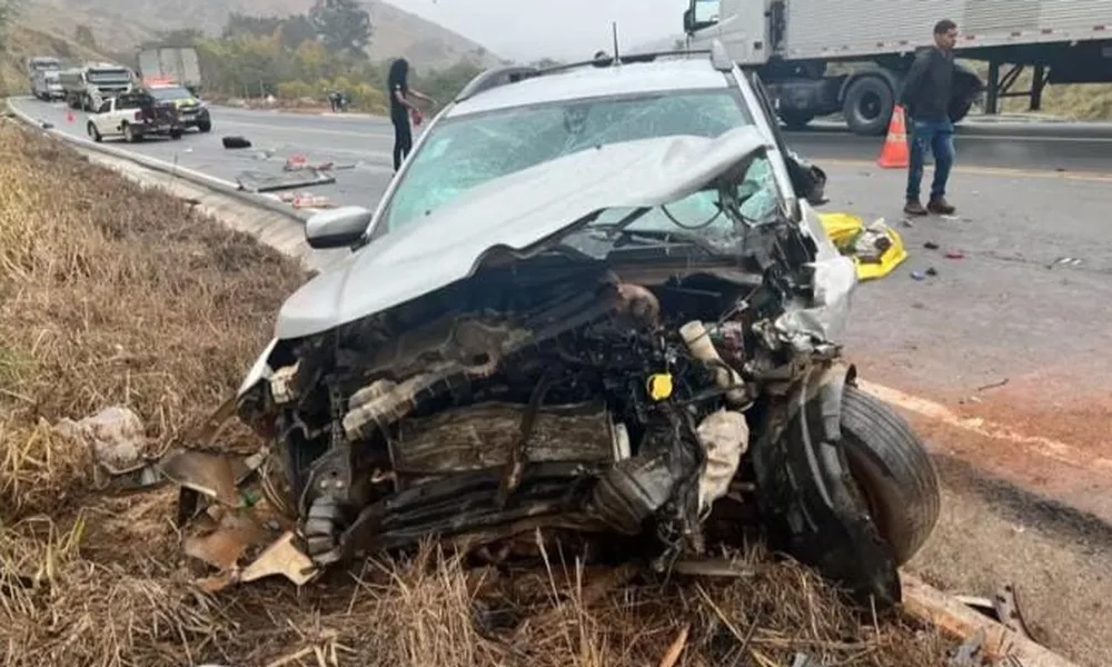 Acidente em Itambacuri — Foto: Redes sociais