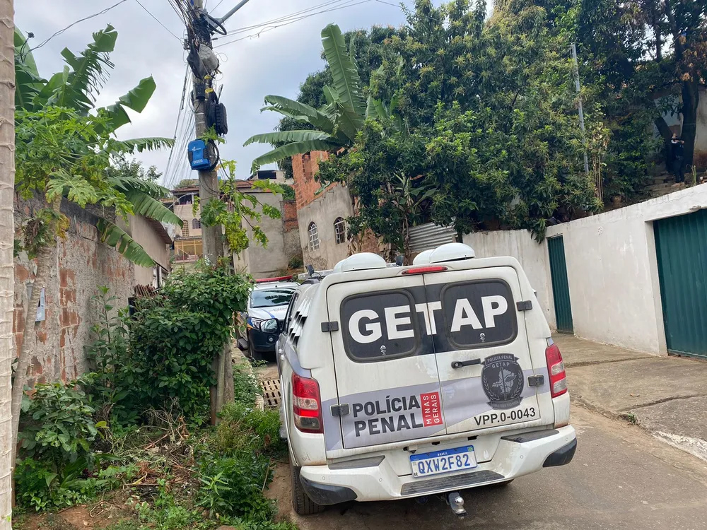 Operação policial em Governador Valadares — Foto: Bruno Cavalcante - G1