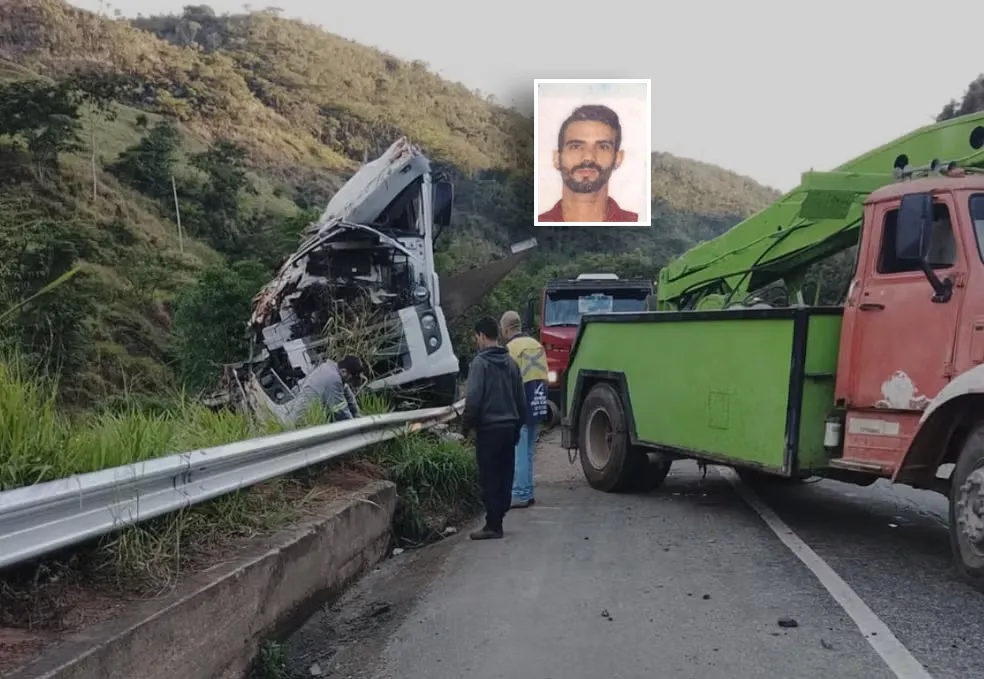 Caminhão tombou na BR-116, próximo a Itambacuri — Foto: Redes Sociais